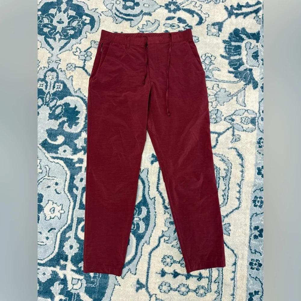 FABLETICS Men's Comfortable Bold Red Chinos Only Pant Classic Fit Size Small